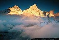 Montañistas de cinco religiones escalarán el Everest para 'coronar la paz'