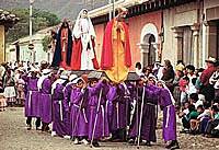 Se enfrentan católicos colombianos y grupo religioso `Creciendo en gracia´