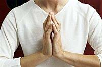 Dos nuevos estudios analizan los efectos de la oración sobre la salud