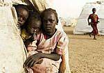 Uno de cada tres desplazados en Sudán vive en campos de refugiados