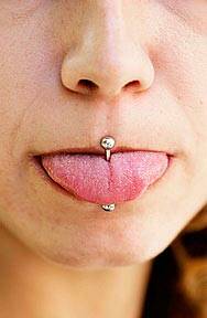 El «piercing» en la lengua tiene riesgo incluso para la vida