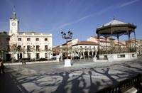 Alcalá de Henares: concentración evangélica en la Plaza de Cervantes celebra y exige la libertad de predicar en la calle