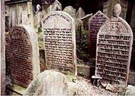Profanan un cementerio judío en las proximidades de Ostrava