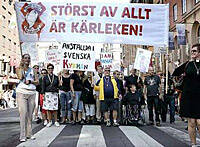 La Iglesia luterana sueca participa en la marcha del orgullo gay