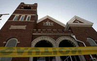 Tres muertos y varios heridos en un tiroteo de una iglesia en Missouri