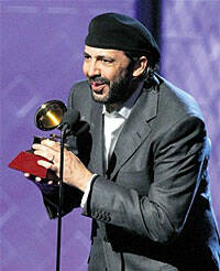 J. L. Guerra arrasó en los `Grammy Latino´ con su música, su corazón, y su fe