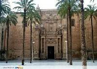 Impiden el acceso a la catedral de Almería a chicos con síndrome de Down