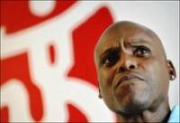 Carl Lewis explicó en Pekín que el `hijo del viento´ es también hijo de Dios