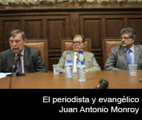Juan A. Monroy cree que la Iglesia católica española está anquilosada y debería evolucionar