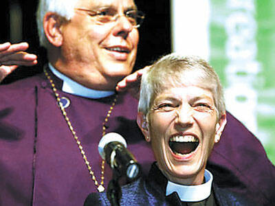 Anglicanos critican la ordenación de la primera obispa lesbiana en la Iglesia Episcopaliana