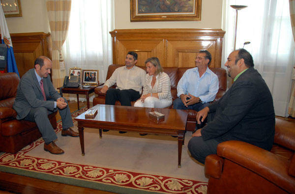 J.J. Cortés pacta con la Diputación de Pontevedra un encuentro evangélico gitano en la provincia