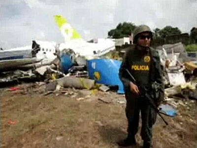 Encuentran una Biblia en el morro del avión accidentado en Colombia
