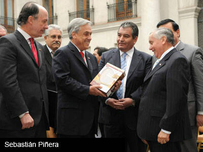 Piñera encabeza reconocimiento al pueblo evangélico en La Moneda