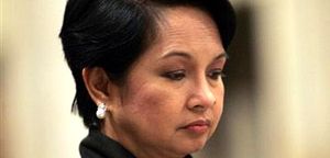Protestantes de Filipinas denuncian a la ex presidenta por ejecuciones extrajudiciales