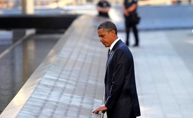 Obama lee el Salmo 46 en el 10º aniversario del 11S