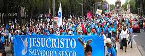 Una Marcha de Gloria con vigilia clama por un cambio en México