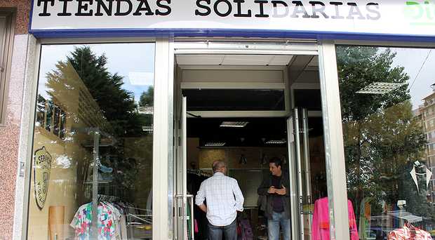 Una <em>boutique</em> con fines solidarios llena de Dignidad