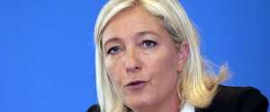 Marine Le Pen pide prohibir el uso de hiyab y kipá en público
