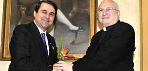 Obispo paraguayo no quiere que niños católicos vayan a colegios evangélicos