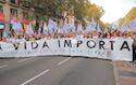 Multitudinaria marcha en Madrid por la vida
