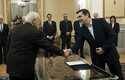 Tsipras jura su cargo, sin acto religioso por vez primera en Grecia