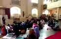 Pastor anglicano ora a Alá en su iglesia junto con musulmanes
