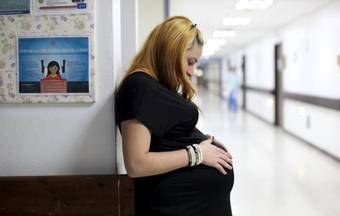 Mujeres embarazadas, abandonadas por tener Zika