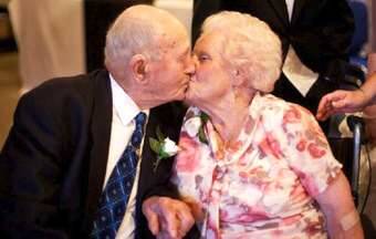 Mueren el mismo día, horas después de cumplir 77 años casados