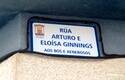 Una calle en Ares para Arturo y Eloísa Ginnins