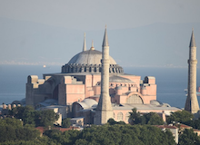 Turquía desafía la laicidad del Estado al convertir una histórica basílica en mezquita