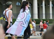AEE: La ley trans “pone en riesgo” a mujeres y niños