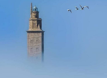 Torre de Hércules, caminos sobre el mar