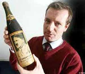 Un vino italiano pone a Hitler en su etiqueta