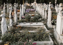 “La diversidad religiosa que existe en Cataluña no está suficientemente reflejada en la atención funeraria”