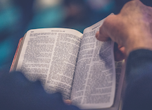 Creer que la Biblia es Palabra de Dios no me hace un “bibliólatra”