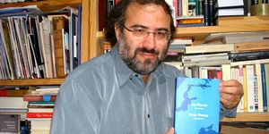 Pérez Alencart, traducido ya a veinte idiomas, poeta global