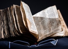 Entre 30 y 50 millones de dólares: el precio de subasta de la Biblia judía más antigua conocida