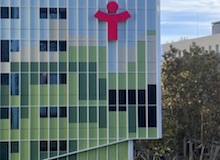 El Nou hospital evangèlic se traslada a su nuevo edificio
