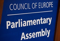 AEE pide enviar emails a parlamentarios ante la votación de leyes clave en Europa