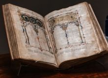 La Biblia hebrea nacida en Soria vendida por casi 7 millones de euros