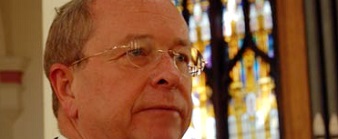 Gene Robinson, primer obispo anglicano gay, se divorcia