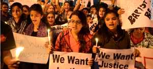Atroz crimen con dos niñas indias, violadas y colgadas