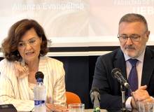 Carmen Calvo: “Es una constante en la existencia y la Historia la necesidad de Dios”