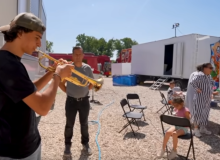 Una youtuber francesa abre una ventana a la gran celebración de gitanos evangélicos de Francia