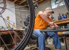 Cambiando el mundo con cada bicicleta reparada