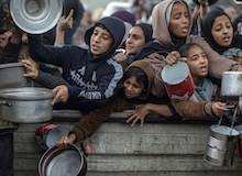 Una misión bautista en Gaza reparte comida caliente en una situación límite