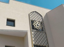 Condenado a 1 año de prisión por quemar un Corán frente a una mezquita en Villeurbanne