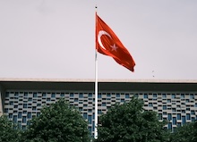Trabajé como pastor protestante 21 años en Turquía, ¿por qué el gobierno hace juegos de palabras para negar que me echaron?