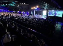 Cientos de jóvenes responden al llamado a seguir a Jesús en evento multitudinario en Madrid
