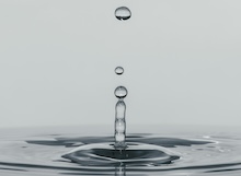 Más claro que el agua